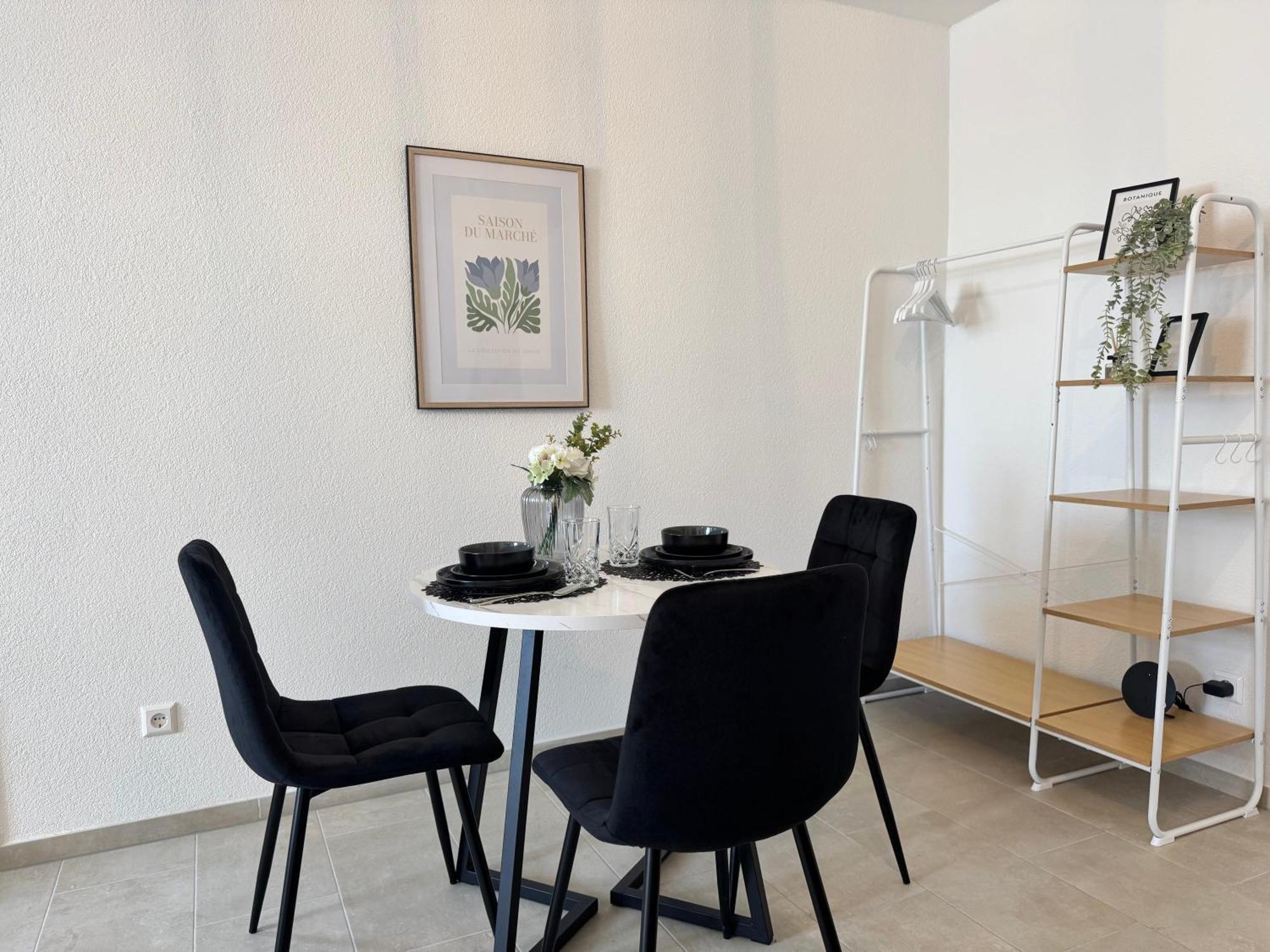 Apartment Feel Like 2